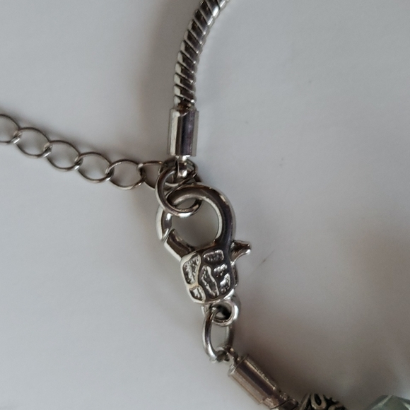 NWOT black, grey, silver bead bracelet up to 10 1/2" long - Picture 4 of 10